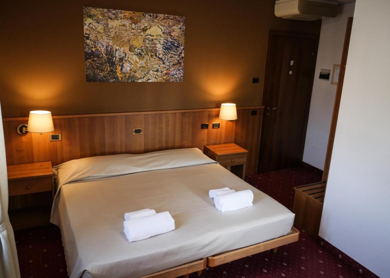 Villanova Hotel San Bonifacio Bagian luar foto